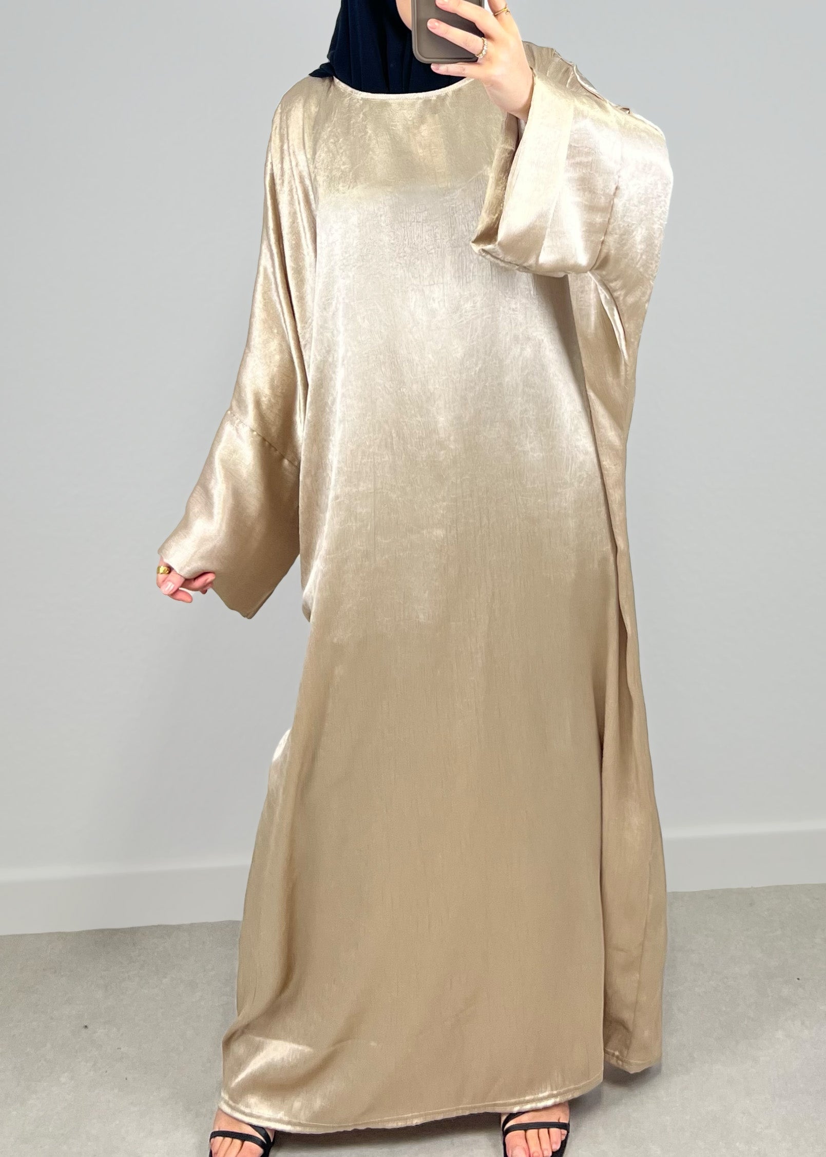 Schimmernde Abaya Beige