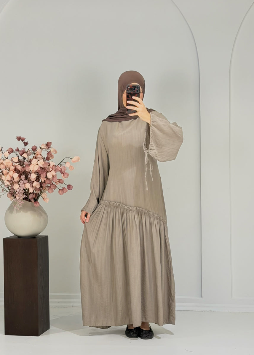 Maxikleid mit Volant & Bindedetail