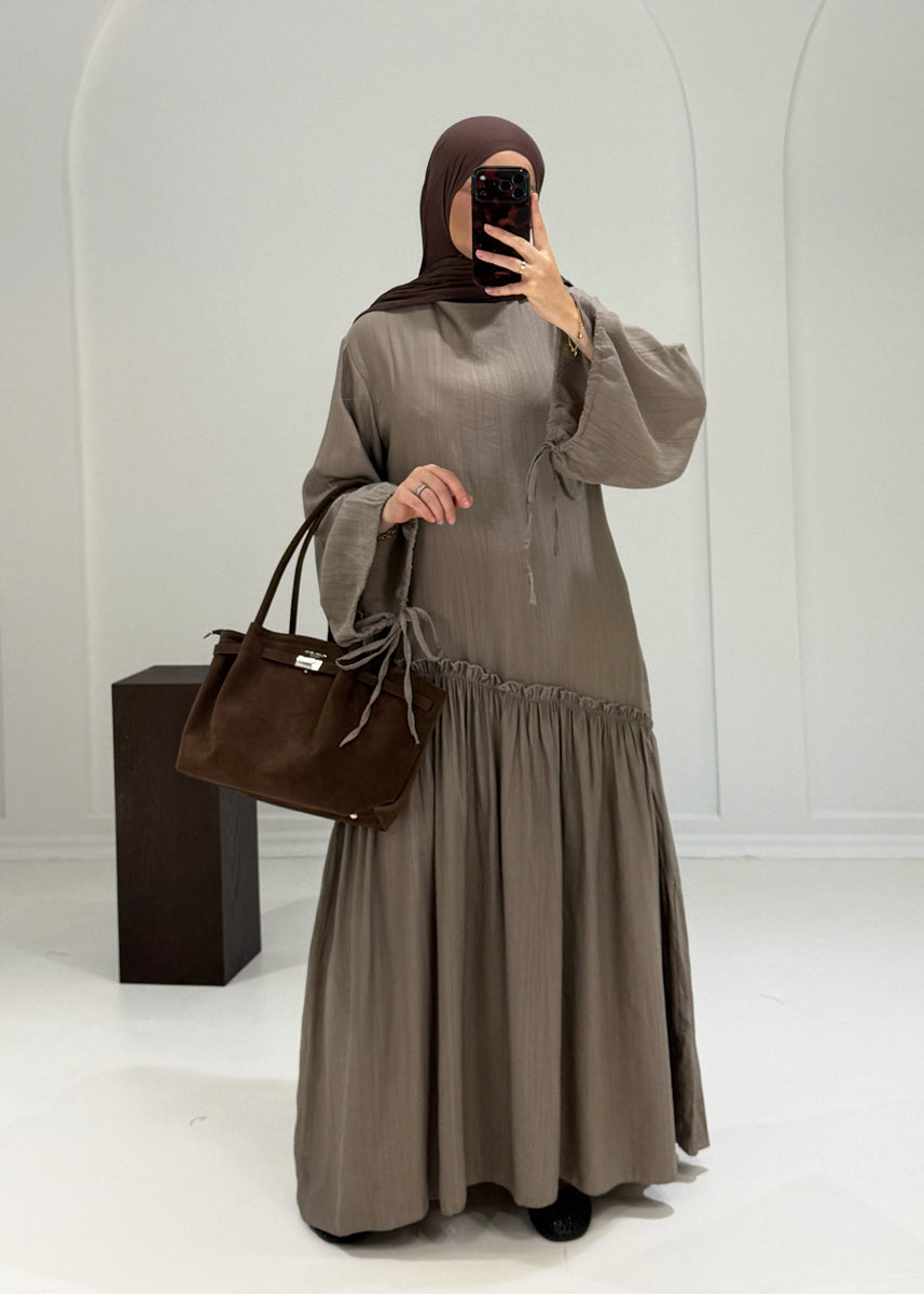 Maxikleid mit Volant & Bindedetail