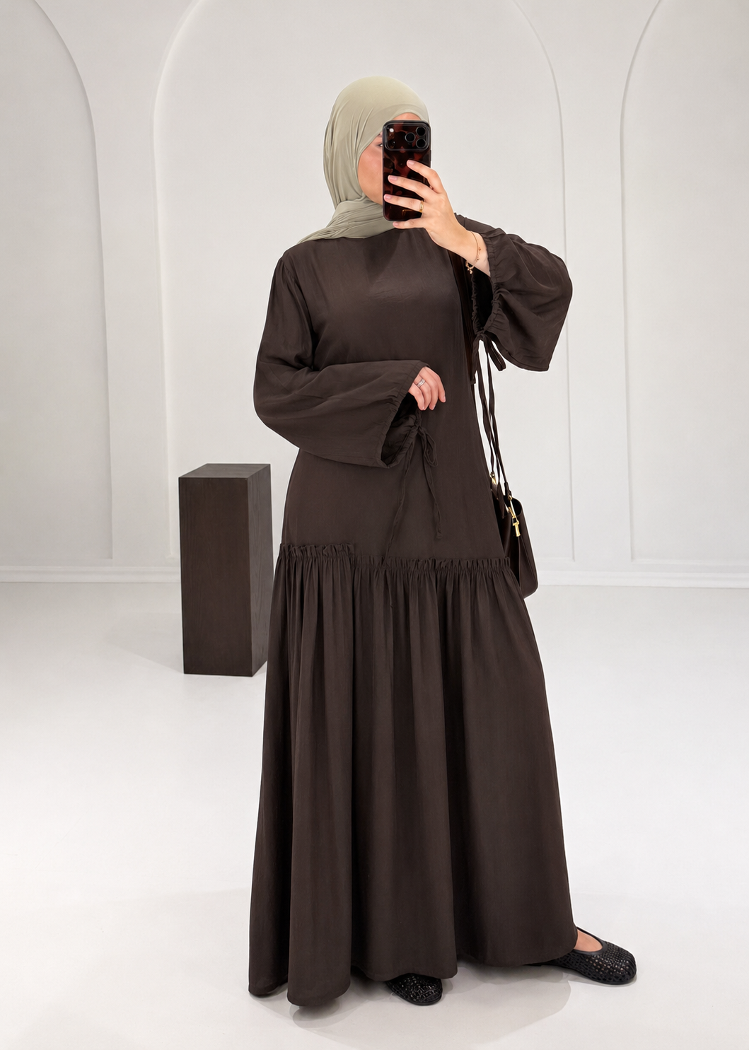 Maxikleid mit Volant & Bindedetail